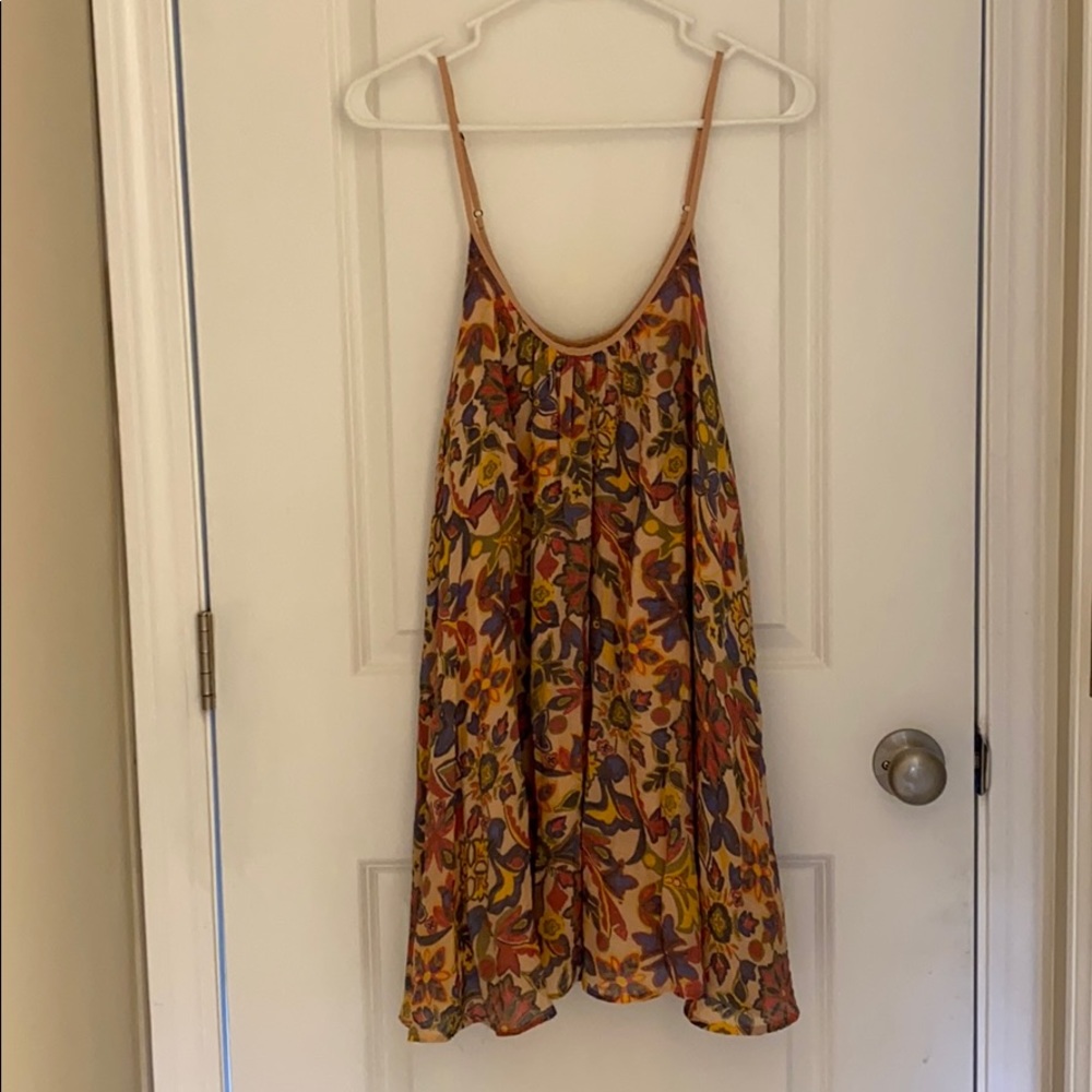 Beautiful, floral mini dress.